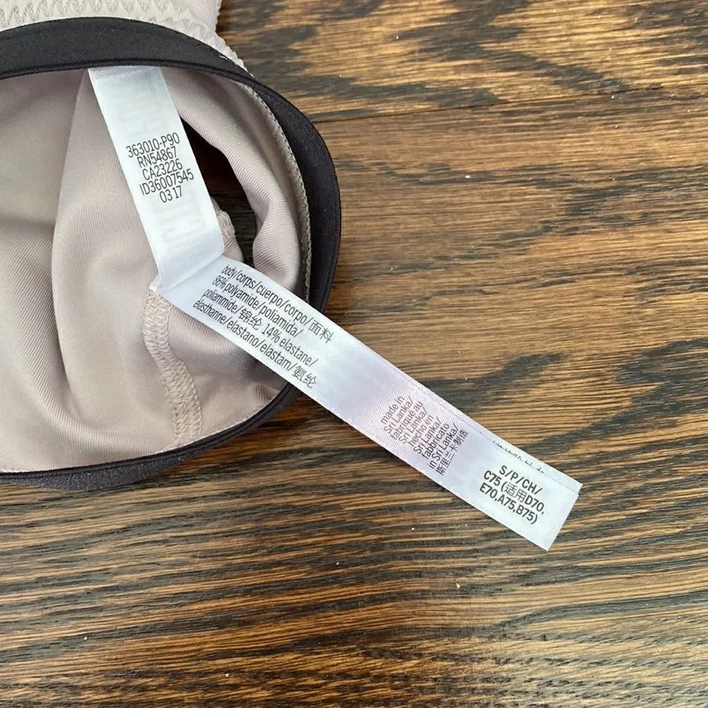 NWT - Victoria Sport Bra - Size Small